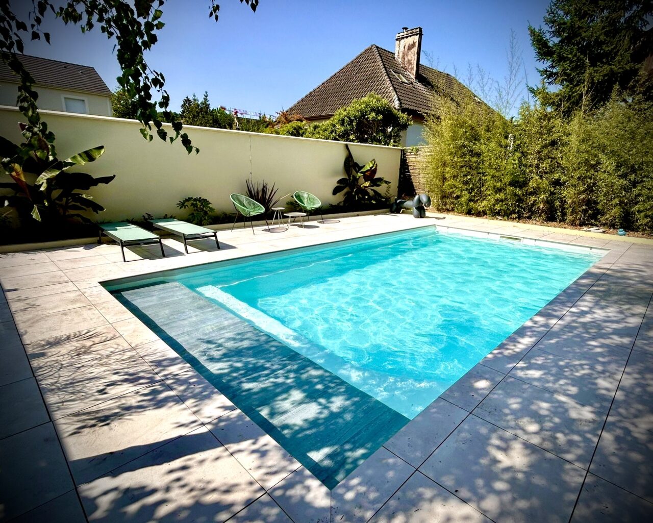 Terrasse avec piscine exterieur